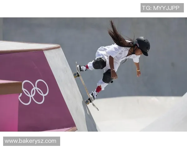 南京滑板队在世界攀岩锦标赛中的灵活性表现引发热议与关注